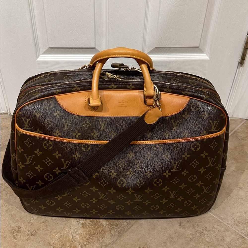 EUC Louis Vuitton Monogram Alize 24 Heures Luggage